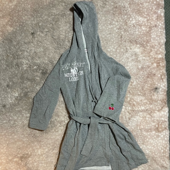 Hooded Robe - Picture 1 of 4